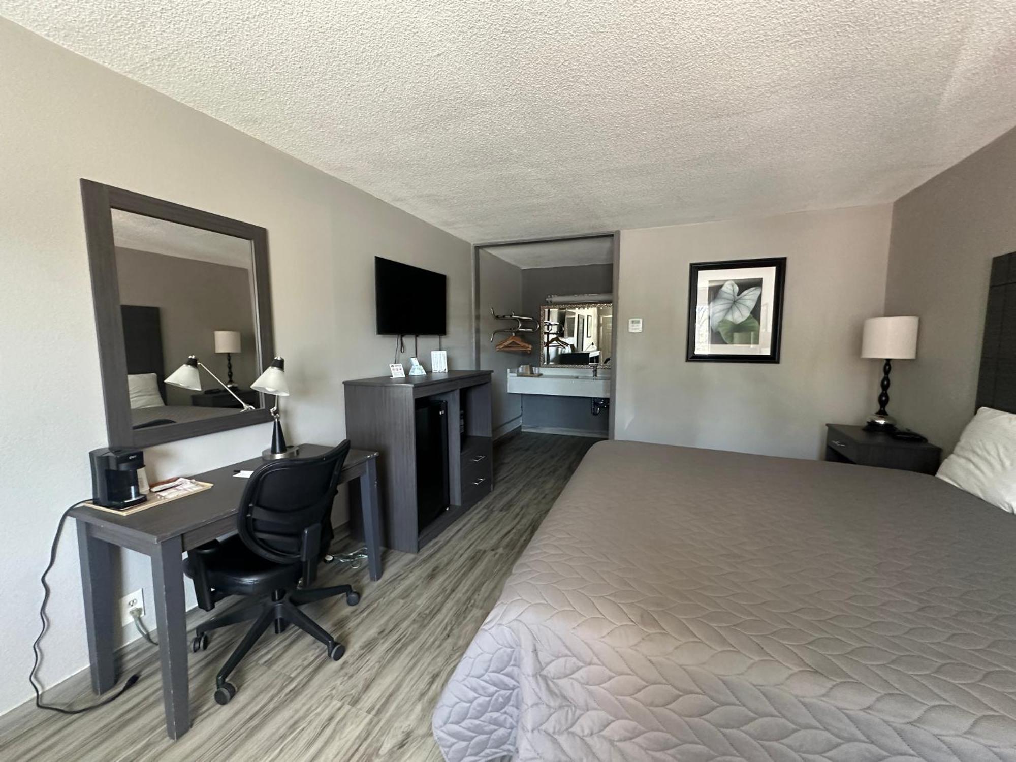 Executive Inn Locust Grove By Capital O Exteriör bild