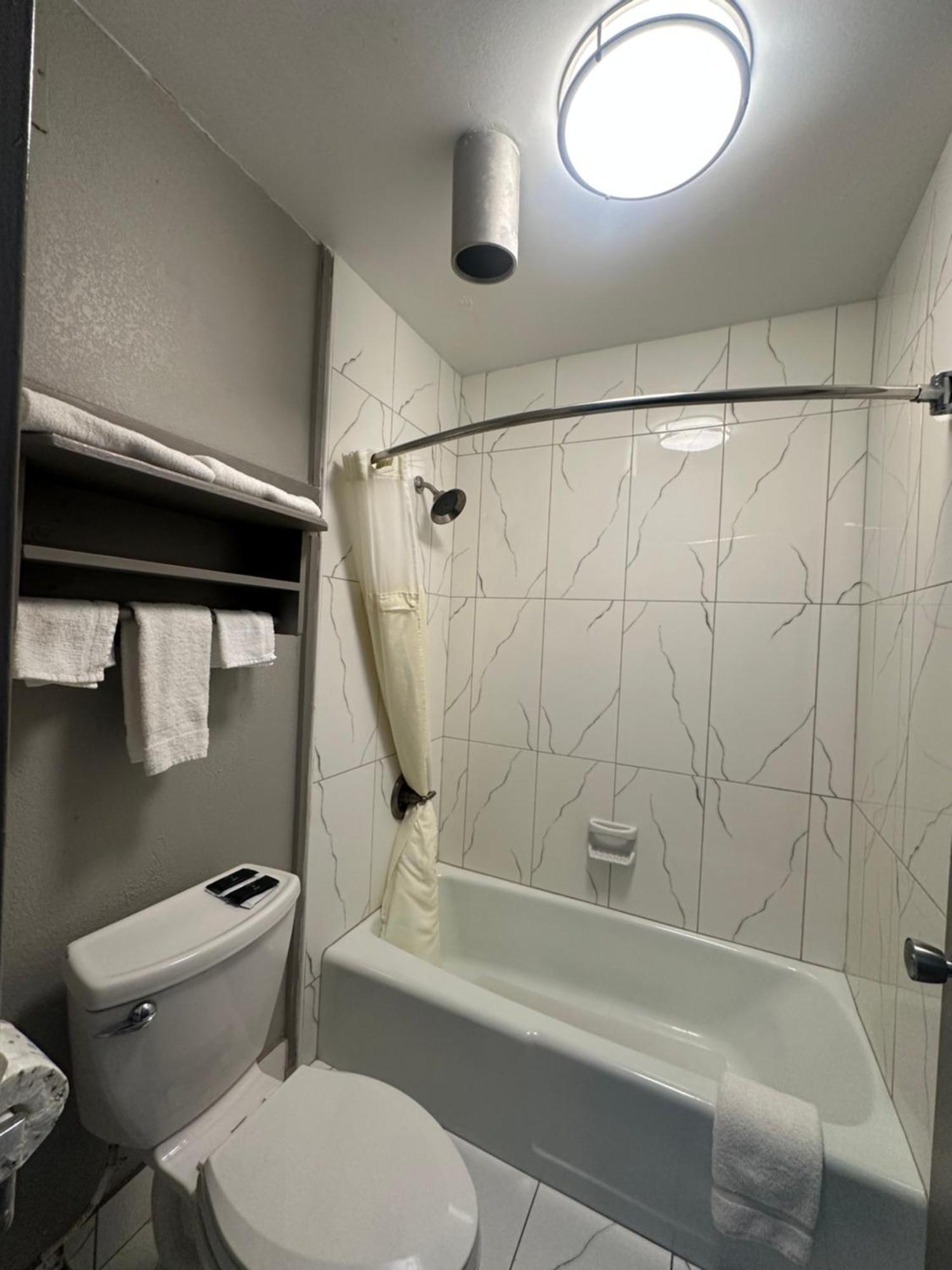 Executive Inn Locust Grove By Capital O Exteriör bild