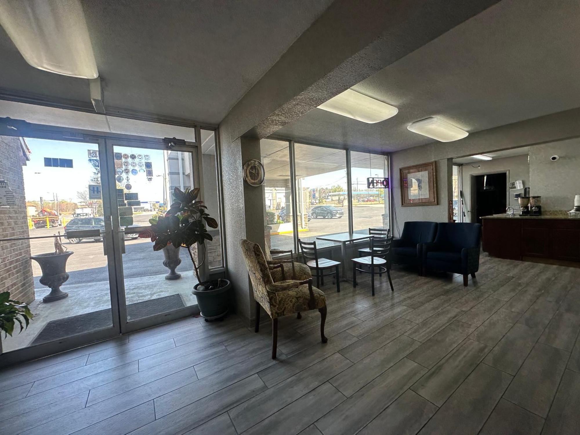 Executive Inn Locust Grove By Capital O Exteriör bild
